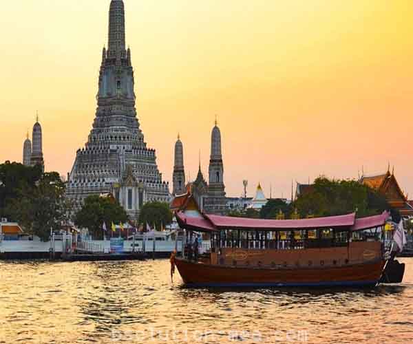 เรือสำราญรับประทานอาหาร