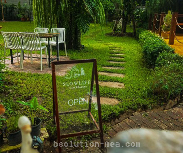 คาเฟ่สโลว์ไลฟ์กลางเมือง