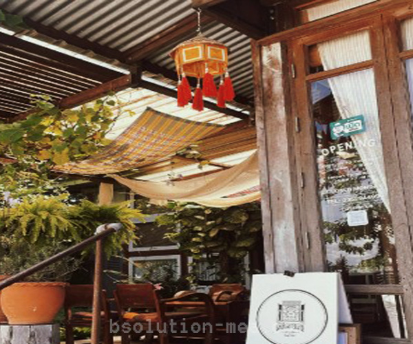 รีวิวคาเฟ่ “Warmwood Slow Bar & Space”